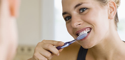 Как чистить зубы после удаления зуба